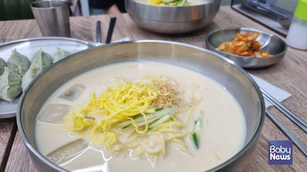 김치! 맛이 일품이었던 콩국수. ⓒ최은경