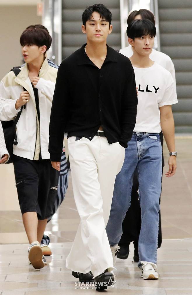 세븐틴 민규 '공항 런웨이'[★포토]