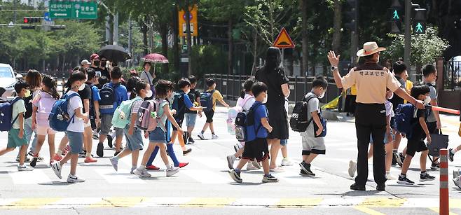 “학령 인구 줄어서 어려워”... 학교 신설 불가에 ‘몸살 앓는’ 재건축 단지들