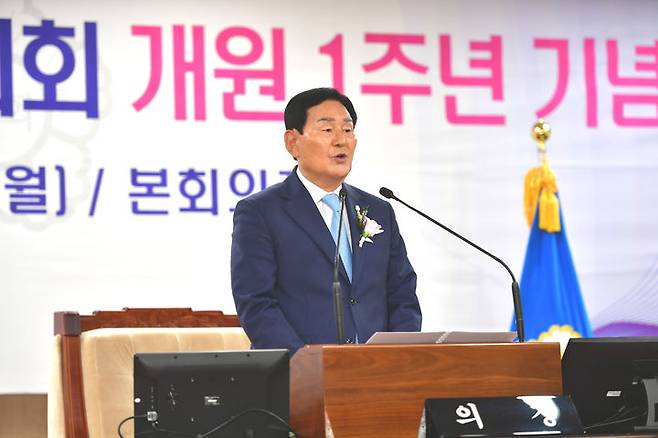 [청주=뉴시스] 임선우 기자 = 충북 청주시의회 김병국 의장이 3일 의회 본회의장에서 열린 개원 1주년 기념식에서 인사말을 하고 있다. (사진=청주시의회 제공) 2023.07.03. photo@newsis.com *재판매 및 DB 금지