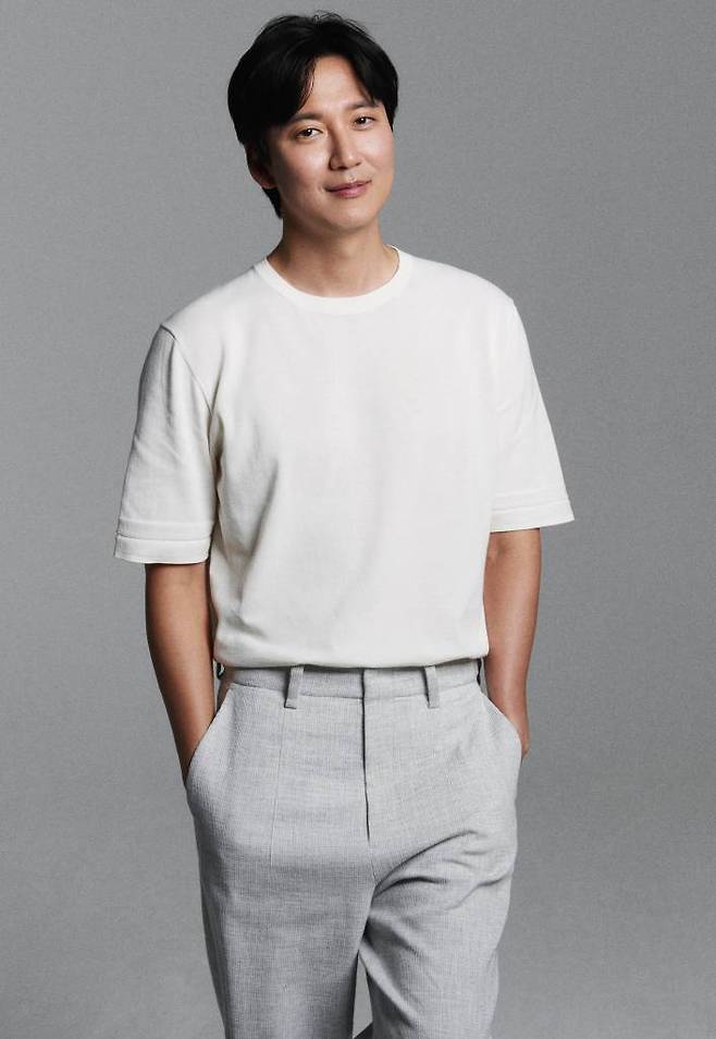 영화 '보호자'(감독 정우성) 배우 김남길이 10일 진행된 라운드 인터뷰를 위해 포즈를 취하고 있다.   10년 만에 출소해 몰랐던 딸의 존재를 알고 평범하게 살기를 원하는 수혁(정우성)과 그를 노리는 자들 사이의 이야기를 그린 영화 '보호자'는 오는 15일 개봉한다. /사진제공=길스토리이엔티 2023.08.10 /사진=이동훈