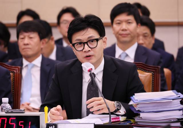 ▲한동훈 법무부 장관이 21일 국회에서 열린 법제사법위원회 전체회의에서 의원 질의에 답변하고 있다. ⓒ연합뉴스