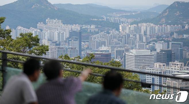 남산에서 바라본 도심 아파트 단지. 2023.8.21/뉴스1 ⓒ News1 안은나 기자