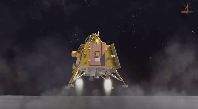 인도의 무인 달 착륙선 찬드라얀 3호가 착륙하고 있다(상상도). 웹방송 갈무리