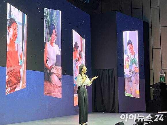 조혜정 삼성물산 건설부문 라이프솔루션본부장이 자체 개발 홈플랫폼 홈닉을 소개하고 있다. [사진=안다솜 기자]