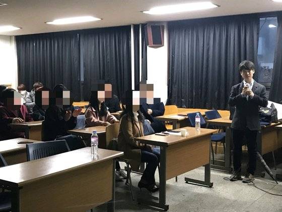 지난 17일(현지시간) 유엔 안보리에서 북한 인권 실상을 증언한 탈북민 김일혁(28) 씨가 대학 시절 대외 활동을 하는 모습. 본인 제공