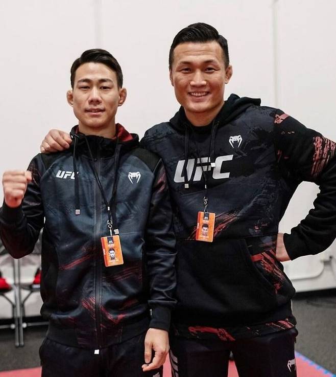 ‘로드 투 UFC’ 시즌 2 플라이급 준결승전에 출전하는 최승국(왼쪽)과 UFC 페더급 랭킹 8위 정찬성. 출처 | 최승국 채널