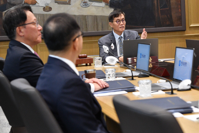 ▲ 이창용 한국은행 총재가 24일 서울 중구 한국은행에서 열린 금융통화위원회를 주재하고 있다. [사진공동취재단]