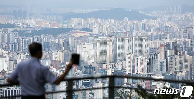 남산에서 바라본 도심 아파트 단지. 2023.8.21/뉴스1 ⓒ News1 안은나 기자