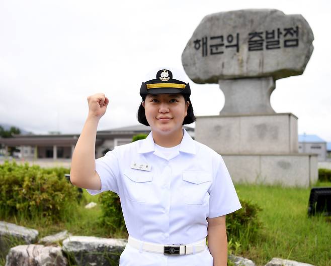 대한해협해전 주역인 할아버지 이어 해군의 길을 걷는 조서윤 하사/ 해군 제공