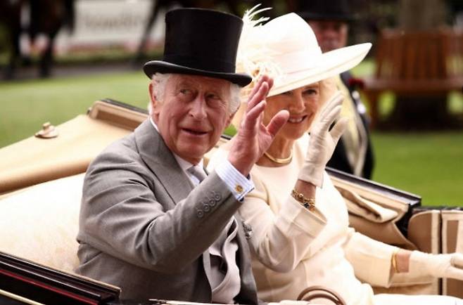 영국 국왕 찰스 3세(왼쪽)와 부인 커밀라 왕비. AFP연합뉴스