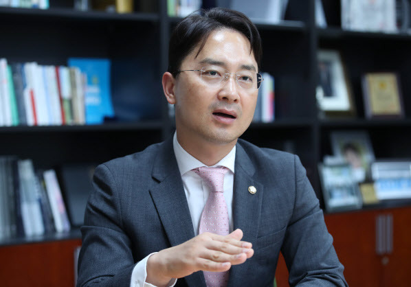 김병욱 국민의힘 의원이 지난 21일 서울 여의도 국회 의원회관에서 이데일리와 인터뷰를 하고 있다.(사진=이데일리 노진환 기자) .