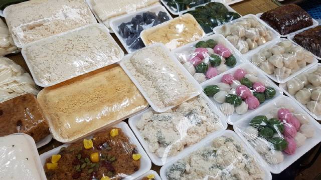 시장에서 판매되는 떡은 소비기한을 따로 명시하지 않는다./사진=게티이미지뱅크