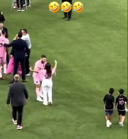 ▲ 알바와 포옹하는 안토넬라 ⓒSNS