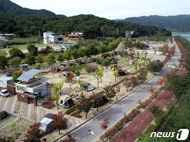 양구 인문학마을 캠핑장 전경.(양구군 제공)/뉴스1