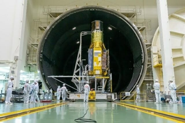 지구에서 테스트를 하고 있는 천문 위성 구리즘(XRISM)의 모습 (사진=ESA/JAXA)