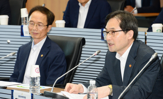 한기정 공정거래위원장이 28일 서울 중구 포스트타워에서 열린 '공정거래정책자문단' 회의에서 발언하고 있다. [공정위 제공]