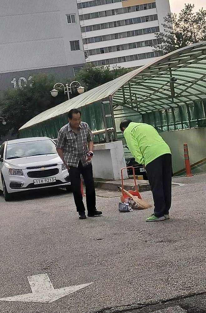 이병선 속초시장의 새벽.