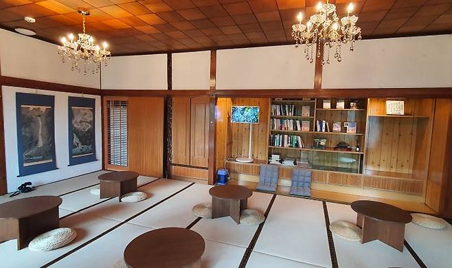 ‘긴담모퉁이집’에 남아 있는 다다미방.