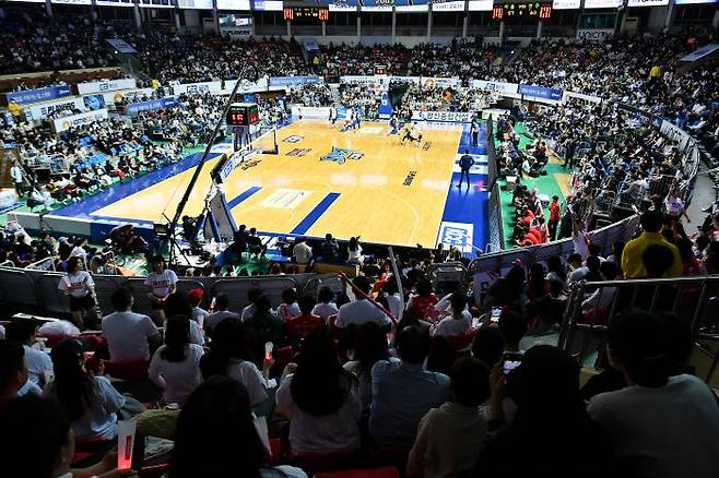 프로농구 KCC 이지스의 홈구장 전주실내체육관. /KBL