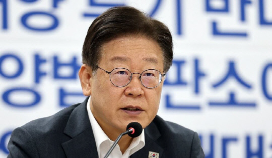 이재명 더불어민주당 대표가 30일 오전 전남 무안군 삼향읍 민주당 전남도당에서 열린 현장 최고위원회의에서 발언하고 있다. 사진=연합뉴스