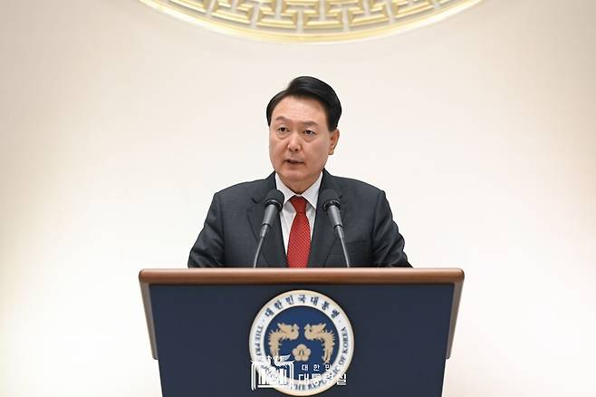 ▲윤석열 대통령이 29일 민주평통 간부위원과의 통일대화에서 격려사를 하고 있다. 사진=대통령실