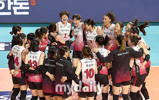 [MD포토] KGC인삼공사 '짜릿한 승리의 기쁨'