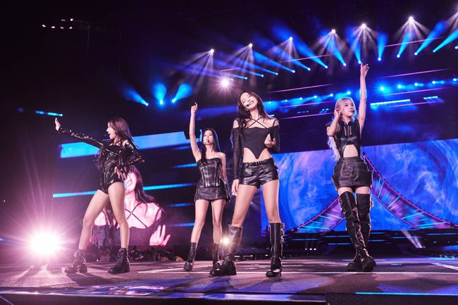 BLACKPINK has successfully completed the local Walk the Line performance at the four stadiums in North America, and now heads to Seoul, where it opened its doors.BLACKPINK held a walk-the-line concert on the 26th (local time) in LA, USA, at the Dodger Stadium, a large-scale performance venue capable of accommodating about 51,000 people.Thanks to the support of local fans, it attracted more than twice as many audiences as the concert held in LA Bank of California last November.BLACKPINK, who opened the performance with Pink Venom intensely, showed an overwhelming scale live performance for 115 minutes.They performed a series of mega-hit songs such as Whistle, Lovesick Girls and Shut Down. Blink responded by filling Stadium with shouts and hoots.On the stage of each member with four-color four-color charm, the heat of the scene soared to the peak.Following Jisoos All Eyes On Me, which was unveiled for the first time in Princeton on the 11th (local time) in celebration of the 7th anniversary of BLACKPINK, Jennie Kim, Rose and Lisa also heated up the concert scene with perfect solo performance.The rich band sound that beats the entire Stadium adds vitality to the performance.YGs unique performance know-how, including colorful lighting, LEDs, and special effects, has enhanced the quality of the concert, which has been accompanied by a huge pink wave of cheering rods.BLACKPINK, who showed professional stage manners to communicate with the audience to the end, said, Its a pity that its already North Americas last performance.Thank you to the members who have been on the tour for nearly a year.  Thanks to your support, it was a very happy and memorable time. I will keep this moment forever in my heart. LA Concert The fireworks display in the United States has left a deep luster in the night sky in Princeton and San Francisco. Special events in Las Vegas for BLACKPINK also attracted attention.The entire city was illuminated with pink lights to commemorate their concert on the 18th (local time).As a result, BLACKPINK has successfully completed the 4th City 5th North America Walk the Line tour with nearly 230,000 spectators.K Popgirl group for the first time MetLife has performed twice in a row and has set a record for the first time in the world group to enter the Allegiant Stadium, Oracle Park and Dodger Stadium.BLACKPINK, who has successfully completed the North America Walk the Line tour, moves on to Seoul, which announced the start of the BORN PINK WORLD TOUR.On September 16th and 17th, K-pop girl group will hold the concert for the first time in the Goryeo Dome Concert, and plan to decorate the spectacular finale of K-pop girl groups largest world tour with about 1.75 million people.yg entertainment