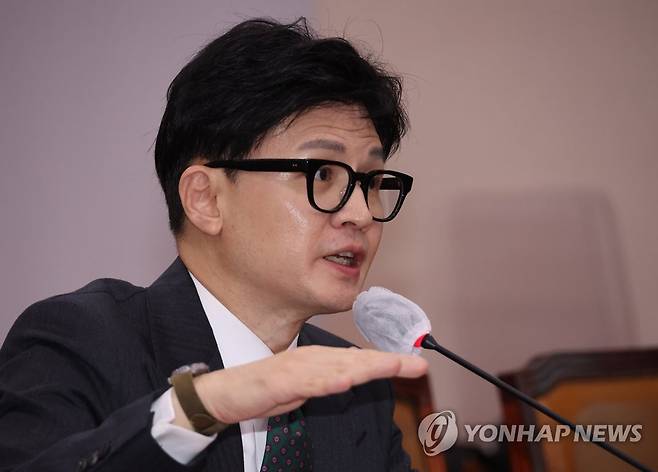 법사위 출석한 한동훈 장관 (서울=연합뉴스) 한상균 기자 = 한동훈 법무부 장관이 23일 국회 법제사법위원회 전체회의에서 질의에 답변하고 있다. 2023.8.23 xyz@yna.co.kr