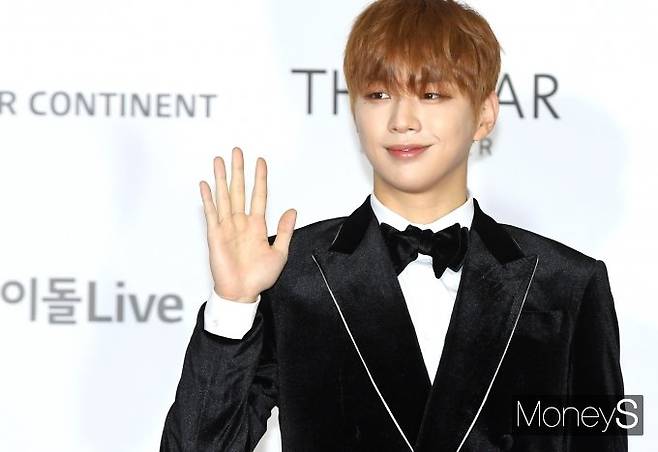 가수 강다니엘이 서울 강서구 화곡동 KBS아레나에서 열린 2021 아시아아티스트어워즈(2021 Asia Artist Awards, 이하 2021AAA) 시상식 레드카펫 행사에 참석했다. /사진=장동규 기자