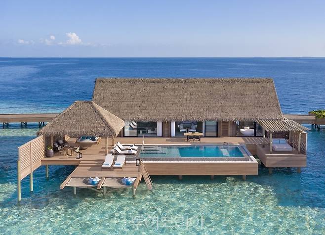 그랜드 오버워터 빌라