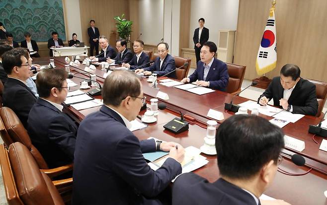 [서울=뉴시스] 전신 기자 = 윤석열 대통령이 31일 서울 용산 대통령실에서 열린 19차 비상경제민생회의를 주재하고 있다. 2023.08.31.