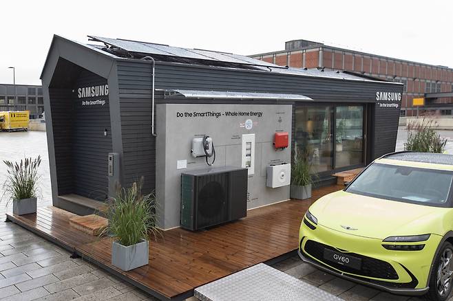 IFA 2023의 삼성전자 부스 야외 공간에 설치된 삼성전자의 1인 가구 주거 공간 타이니 하우스 [삼성전자 제공]