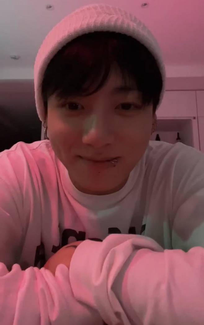 "This is magic" 방탄소년단 정국, 팬심 녹인 생일 라방