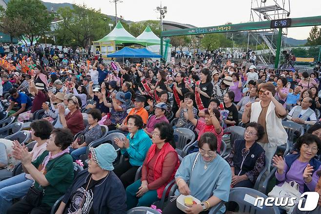 2023 국토정중앙 청춘양구 배꼽축제.(양구군 제공)/뉴스1