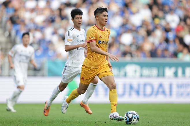 울산문수축구경기장/ K리그1/ 울산현대축구단 vs 광주FC/ 광주 이순민/ 사진 김정수