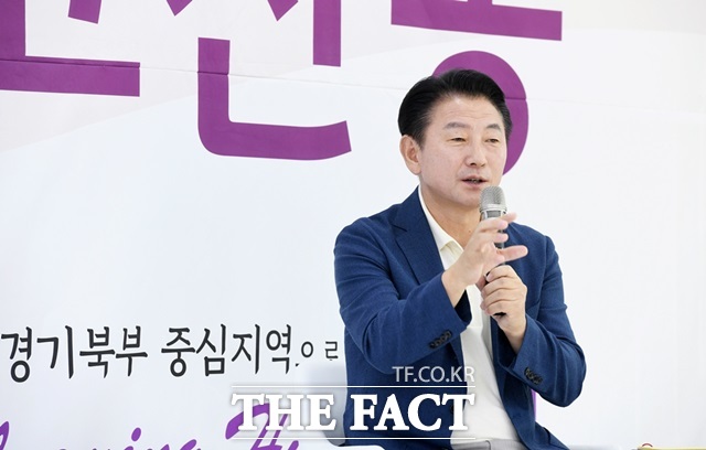 김동근 시장은 "분동으로 송산1동은 인구 과밀 지역에서 벗어나 가장 살기 좋은 동으로 거듭나게 될 것"이라며 "특히 복합문화융합단지, IT 클러스터 조성을 위한 시와 주민의 모든 역량을 집중해 의정부시를 경기북부의 중심 지역으로 한 단계 도약시킬 계기가 될 것으로 기대한다"고 말했다.