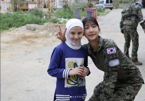 레바논 파병 시절 우희준(오른쪽). 사진 우희준