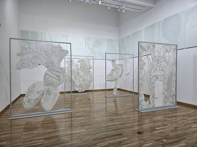 An installation view of "Deep Line" at Kumho Museum of Art in Seoul (Park Yuna/The Korea Herald)