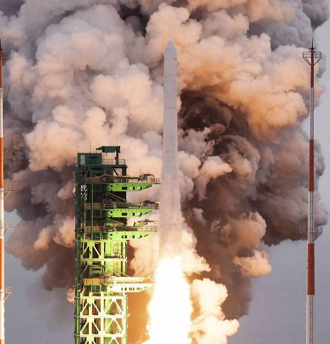 지난해 5월 전남 고흥 나로우주센터에서 한국형 우주 발사체 누리호가 발사되고 있다. / 사진=한국항공우주연구원