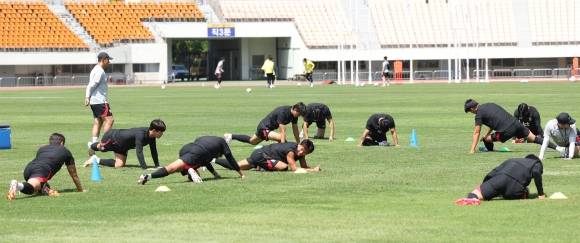 아시안게임 황선홍호 구슬땀 - 축구 U24 아시안게임 대표팀이 5일 경남 창원시 성산구 창원종합운동장에서 훈련을 하고 있다. 2023.9.5 연합뉴스