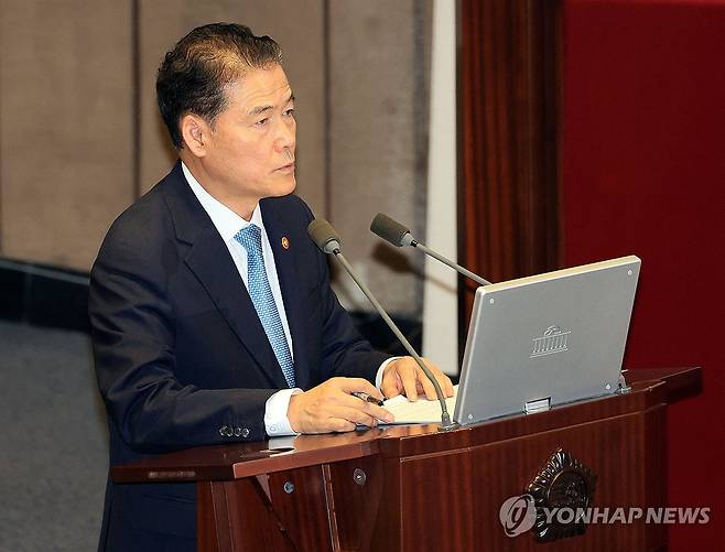 답변하는 김영호 통일부 장관 (서울=연합뉴스) 한종찬 기자 = 김영호 통일부 장관이 5일 서울 여의도 국회에서 본회의 정치 분야에 관한 대정부질문에서 국민의힘 권성동 의원 질의에 답하고 있다. 2023.9.5 saba@yna.co.kr