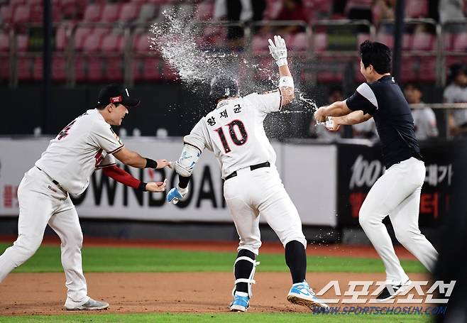 6일 수원 케이티위즈파크에서 열린 LG와 KT 경기. LG에 승리하며 4연패에서 탈출한 KT. 수원=송정헌 기자songs@sportschosun.com/2023.09.06/