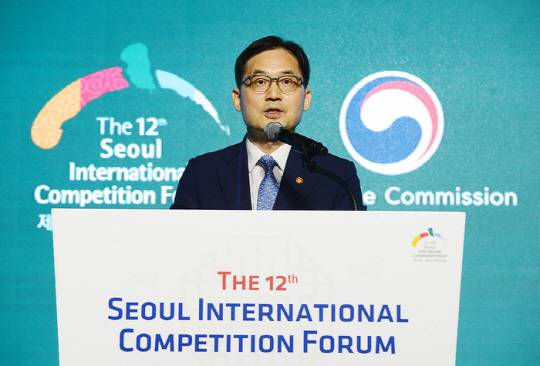 한기정 공정거래위원장이 5일 서울 메이필드 호텔에서 개최된 '제12회 서울국제경쟁포럼'에서 개회사를 하고 있다. [사진 = 공정거래위원회]