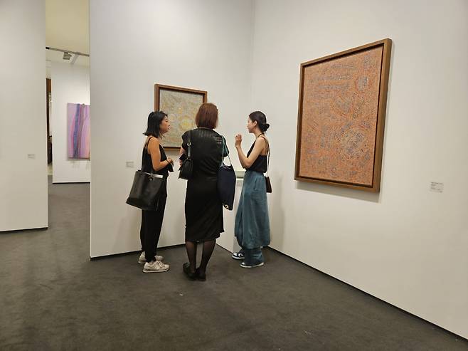 Gallery Hyundai's booth shows paintings by Korean artist Seundja Rhee at Frieze Seoul 2023 on Wednesday at Coex in Seoul. (Park Yuna/The Korea Herald)