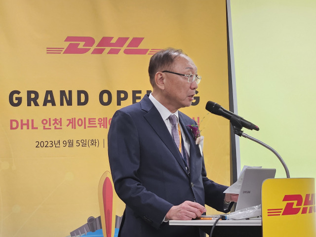 5일 DHL 인천 게이트웨이에서 열린 언론 간담회에서 한병구 DHL코리아 대표가 발언하고 있다. 사진=황동건 기자