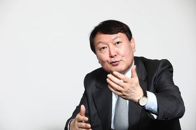 2021년 9월1일 윤석열 당시 국민의힘 대선 경선 후보가 서울 종로구 캠프 회의실에서 시사저널과 인터뷰를 하고 있다. ⓒ시사저널 박은숙