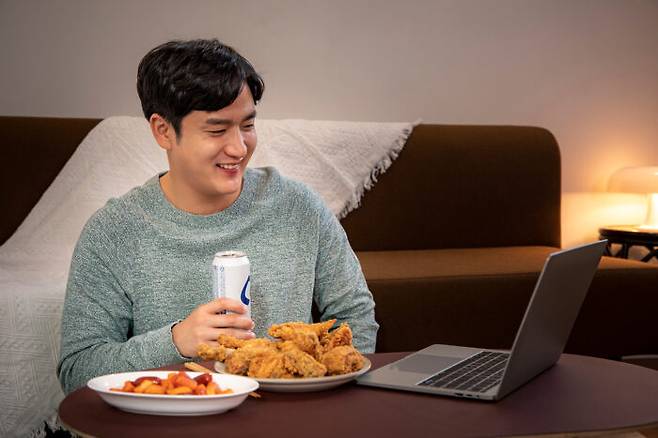 과로와 수면 부족, 특정 질병처럼 뚜렷한 이유가 없는데도 항상 피곤하다면, 생활습관의 원인이 있을 수 있다. [사진=클립아트코리아]