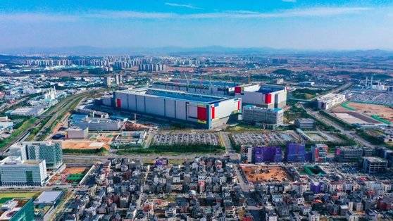 평택 고덕산업단지 내 삼성반도체 공장. 사진 평택시