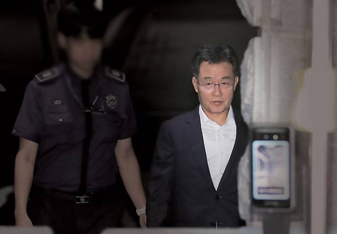 화천대유자산관리 대주주 김만배씨가 구속기간 만료로 9월7일 경기도 의왕시 서울구치소를 나서고 있다. ⓒ시사저널 박정훈